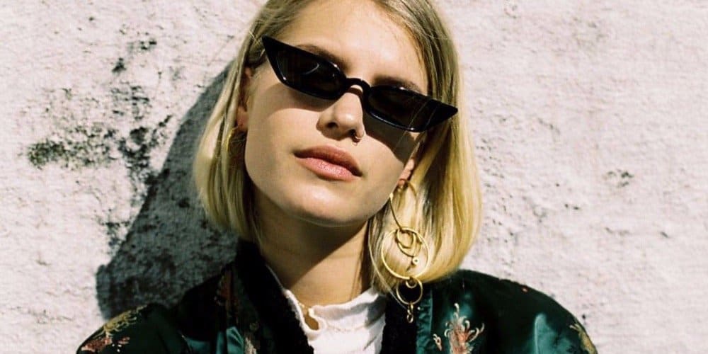 good dropshipping products: 90s-inspired items