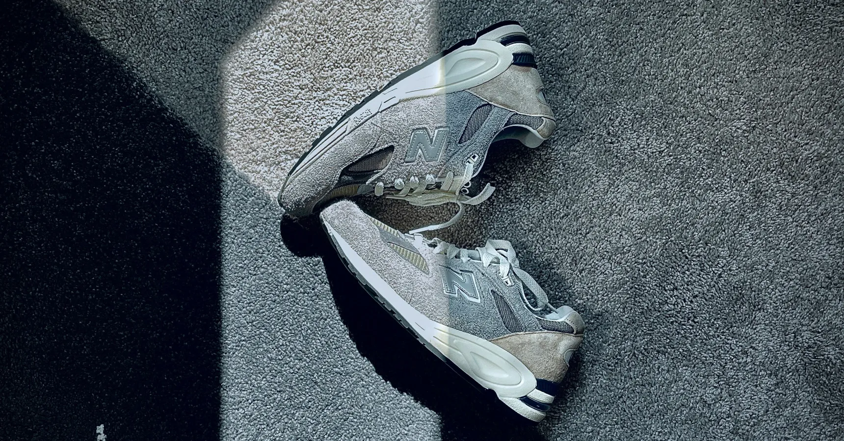 Photo of 990 shoes from New Balance for the article on sneaker brands